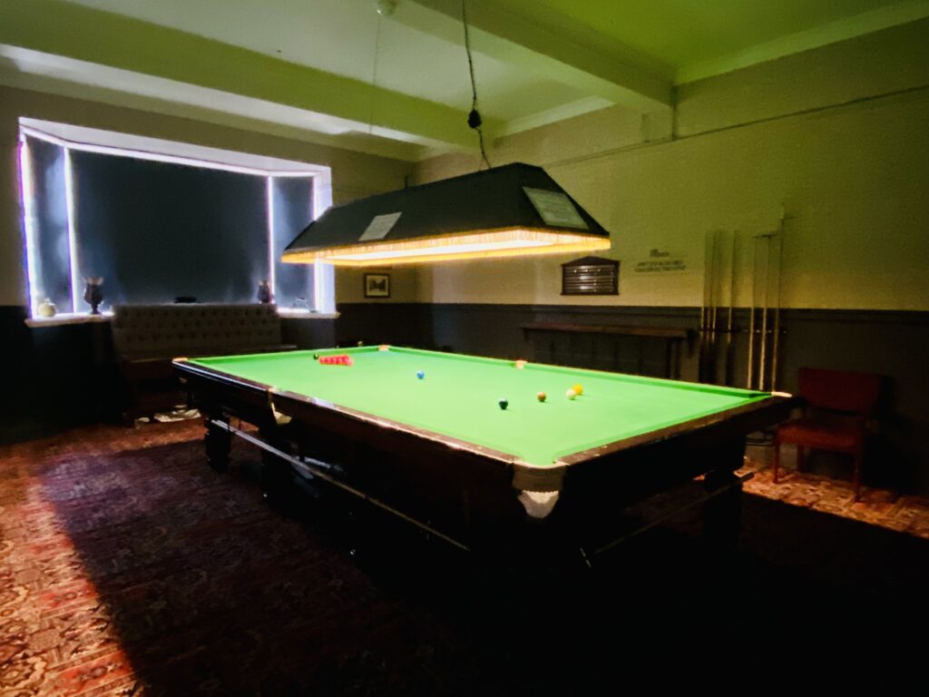 full sized snooker table at Knavesmire pub York